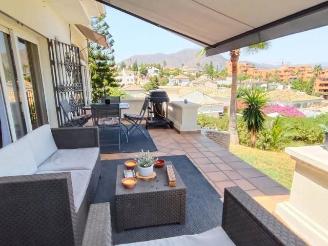 Villa / Chalet de 302 m2 en alquiler en Estepona, España