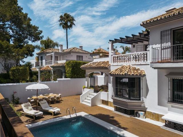 Villa / Chalet de 315 m2 en venta en Marbella, España