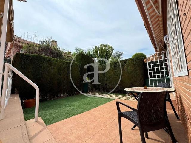 Villa / Chalet de 330 m2 en venta en Alicante, España