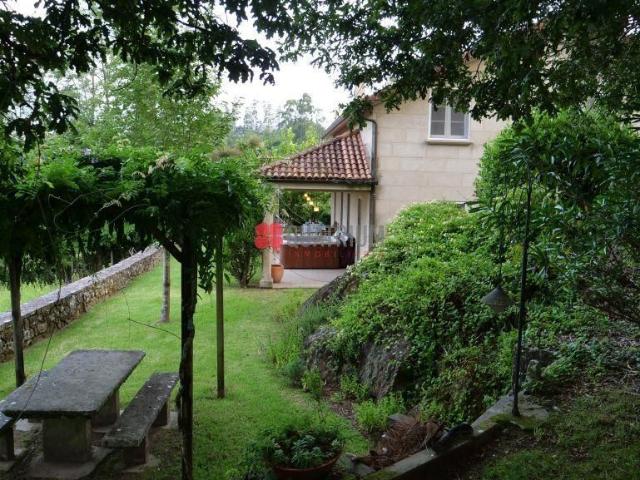 Villa / Chalet de 368 m2 en venta en Brion, España