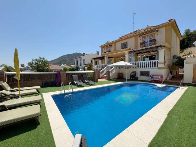 Villa / Chalet de 360 m2 en venta en Alhaurín de la Torre, España