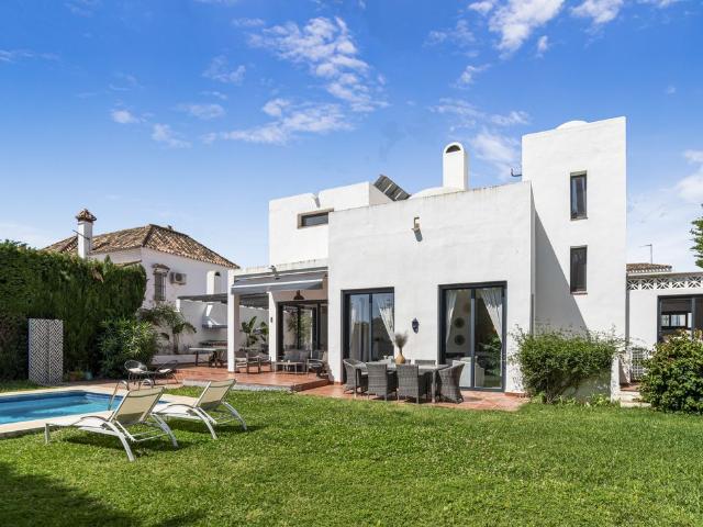 Villa / Chalet de 362 m2 en venta en Nueva Andalucia, Andalucía