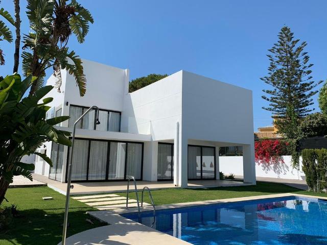 Villa / Chalet de 370 m2 en venta en San Pedro de Alcántara, España