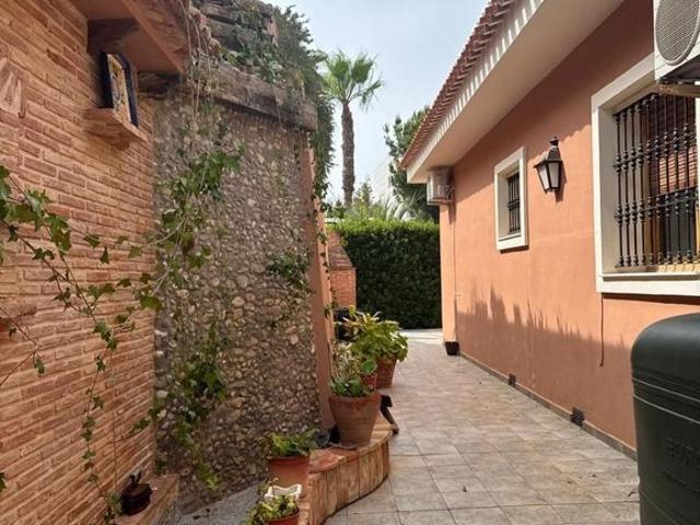 Villa / Chalet de 386 m2 en venta en Torrevieja, Comunidad Valenciana
