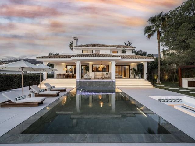 Villa / Chalet de 390 m2 en venta en Marbella, España