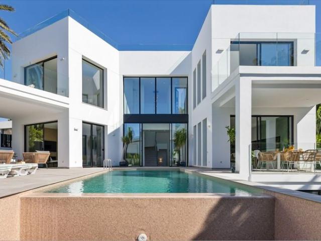 Villa / Chalet de 408 m2 en venta en Marbella, Andalucía