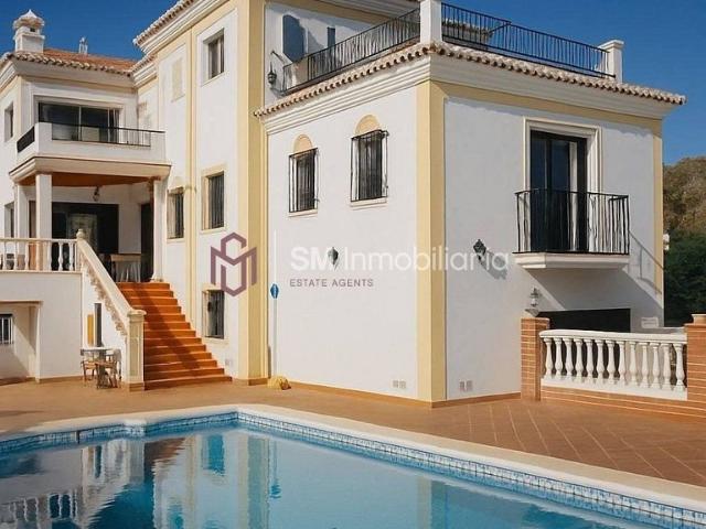 Villa / Chalet de 400 m2 en venta en Frigiliana, Andalucía