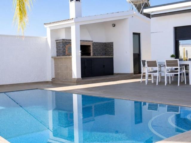 Villa / Chalet de 400 m2 en venta en Pizarra, Andalucía