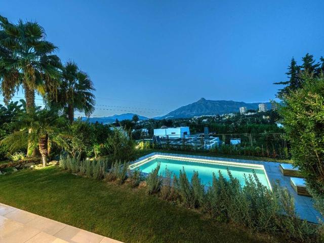 Villa / Chalet de 425 m2 en venta en Marbella, Andalucía
