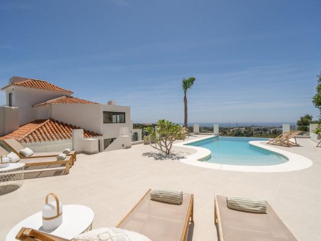 Villa / Chalet de 436 m2 en venta en Marbella, España