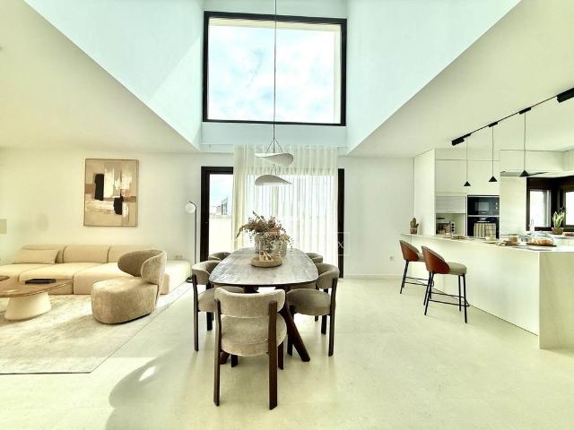Villa / Chalet de 460 m2 en venta en Alicante, España