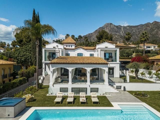 Villa / Chalet de 461 m2 en venta en Marbella, España