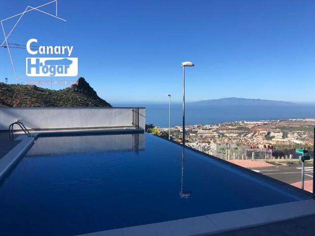 Villa / Chalet de 476 m2 en venta en Adeje, España