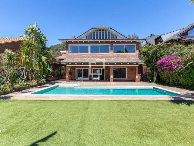 Villa / Chalet de 483 m2 en venta en Sant Just Desvern, España