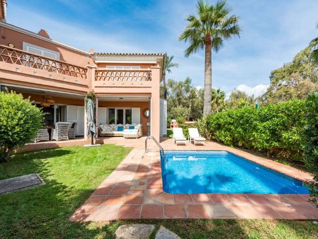 Villa / Chalet de 494 m2 en venta en Casares, Andalucía