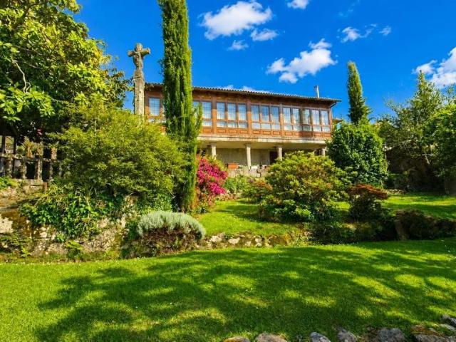 Villa / Chalet de 494 m2 en venta en Valongo, Galicia