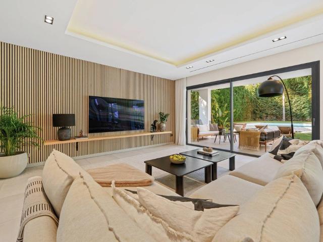 Villa / Chalet de 517 m2 en venta en Marbella, España