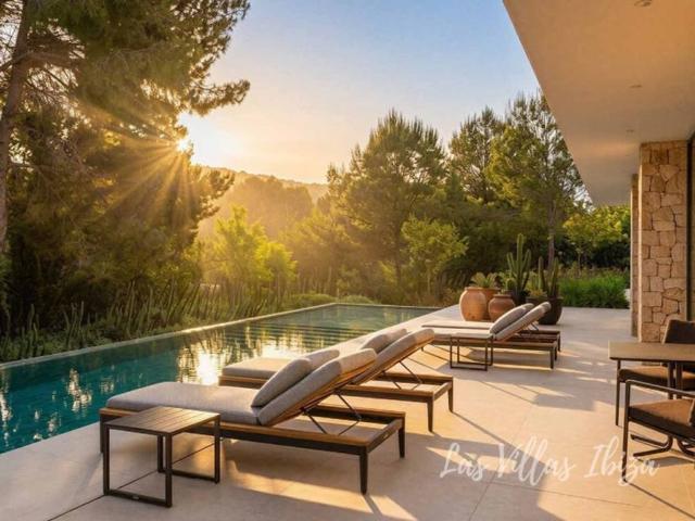 Villa / Chalet de 526 m2 en venta en Santa Eulalia del Río, España