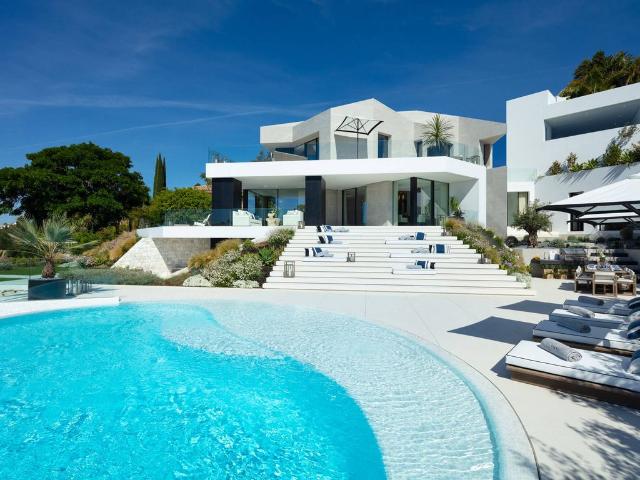 Villa / Chalet de 529 m2 en venta en Marbella, España