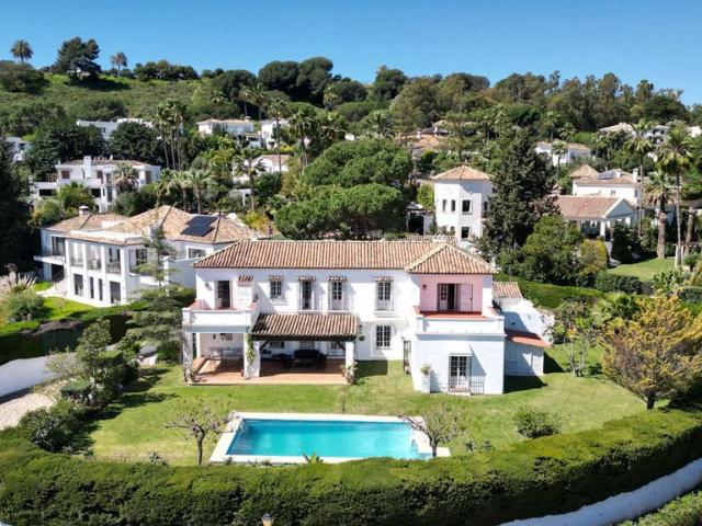 Villa / Chalet de 521 m2 en venta en Nueva Andalucia, España