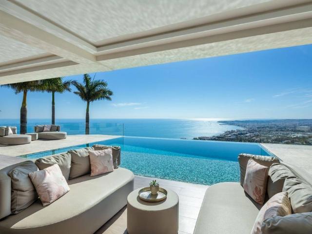 Villa / Chalet de 521 m2 en venta en Benalmádena, Andalucía