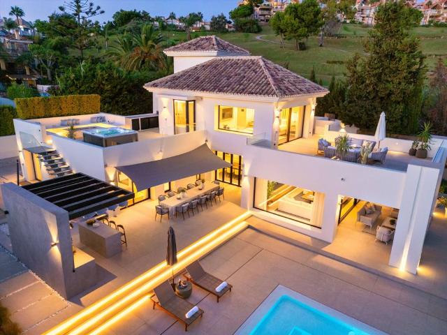 Villa / Chalet de 545 m2 en venta en Marbella, España