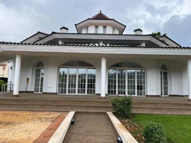 Villa / Chalet de 540 m2 en venta en Alfaz del Pi, Comunidad Valenciana