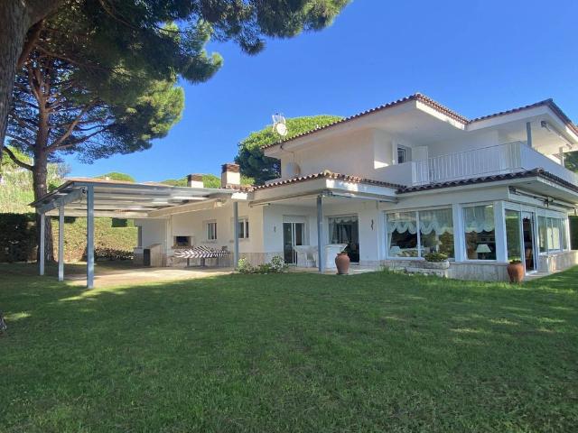 Exclusiva Villa / Chalet en venta Playa de Aro, Cataluña