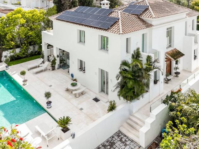Villa / Chalet de 588 m2 en venta en San Pedro de Alcántara, España