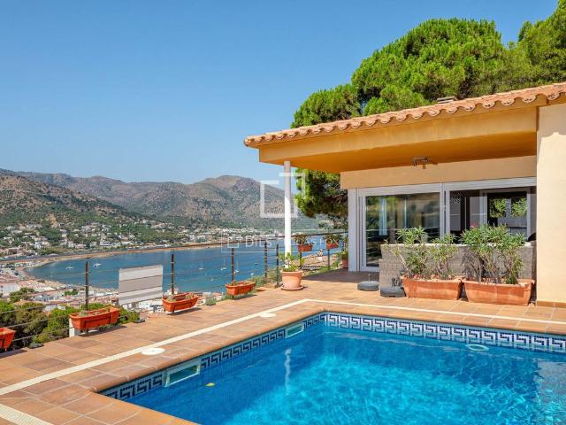 Villa / Chalet de 605 m2 en venta en El Port de la Selva, España