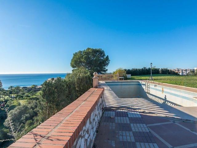 Villa / Chalet de 600 m2 en venta en Benalmádena, Andalucía