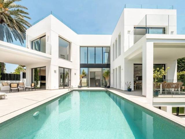 Villa / Chalet de 601 m2 en venta en Marbella, Andalucía