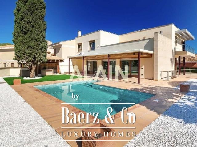 Villa / Chalet de 613 m2 en venta en Alfaz del Pi, Comunidad Valenciana