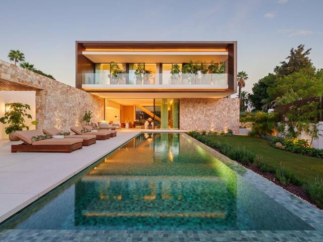 Villa / Chalet de 696 m2 en venta en Marbella, España