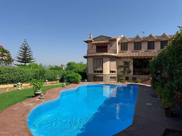 Villa / Chalet de 700 m2 en venta en Alhaurín de la Torre, Andalucía