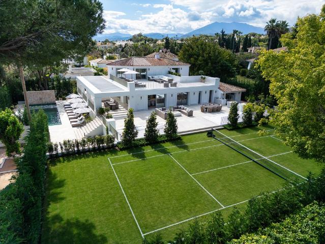 Villa / Chalet de 712 m2 en venta en Marbella, Andalucía