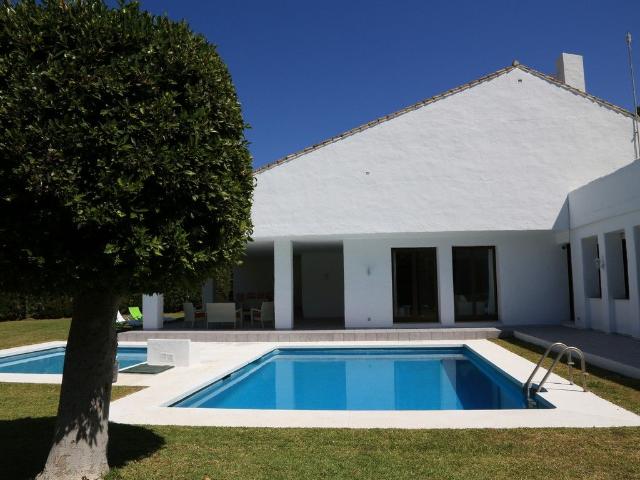 Villa / Chalet de 729 m2 en alquiler Marbella, España