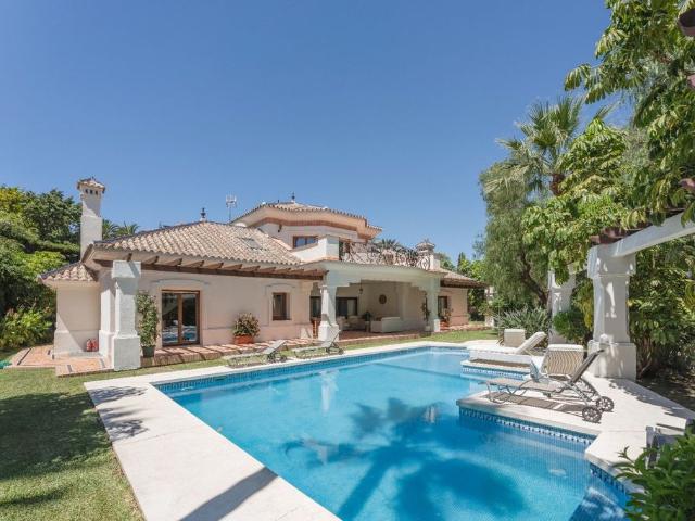 Villa / Chalet de 781 m2 en venta en Marbella, España