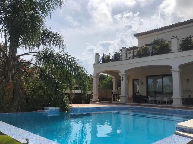 Villa / Chalet de 927 m2 en venta en Sotogrande, España