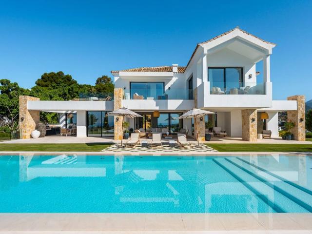 Villa / Chalet de 958 m2 en venta en Marbella, Andalucía