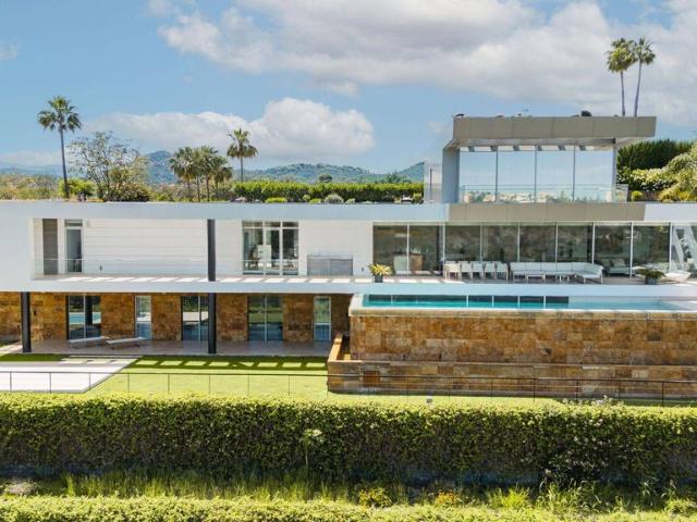 Villa / Chalet de 980 m2 en venta en Marbella, Andalucía
