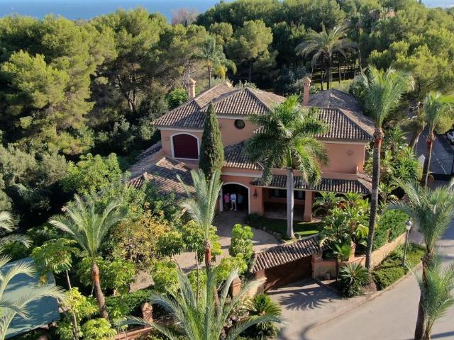 Villa / Chalet de 991 m2 en venta en Marbella, España