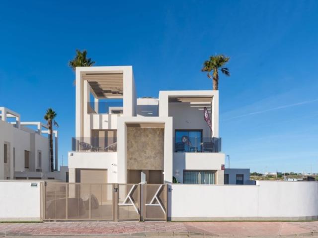Villa / Chalet de 99 m2 en venta en Los Alcázares, Murcia