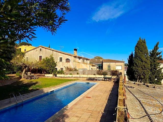 Villa / Chalet de lujo 4800 m2 en venta, Mont ras, Cataluña