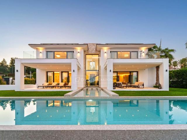 Villa / Chalet de lujo 581 m2 en venta, Marbella, Andalucía