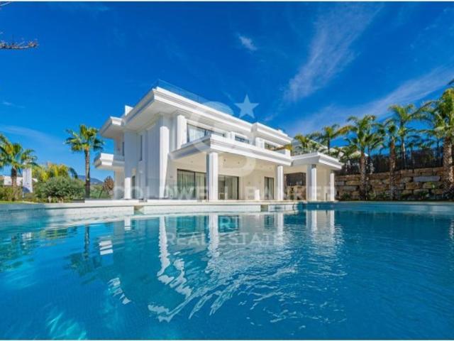 Exclusiva Villa / Chalet de 641 m2 en venta en Marbella, Andalucía