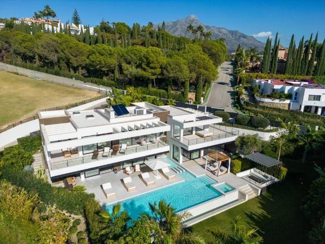 Villa / Chalet de lujo 680 m2 en venta, Marbella, España