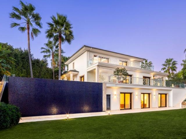 Villa / Chalet de lujo 1023 m2 en venta, Nueva Andalucia, España