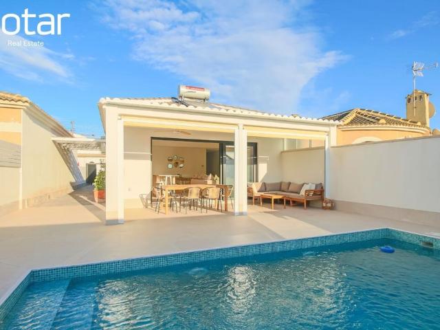 Villa / Chalet de lujo de 102 m2 en venta en Torrevieja, Comunidad Valenciana