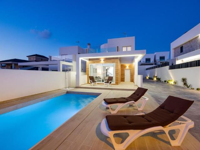 Villa / Chalet de lujo 120 m2 en venta, Torrevieja, Comunidad Valenciana